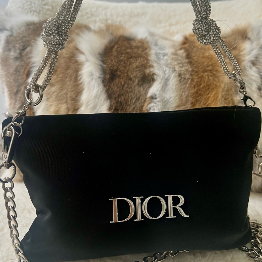 Dior Upcycled Beauty Bag With Removable Straps - Picture 3 of 12